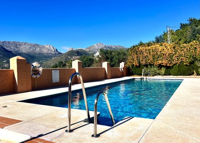 3 soverom Rekkehus til salgs i Alcaucín med svømmebasseng garasje - € 219 000 (Ref: 9578189)