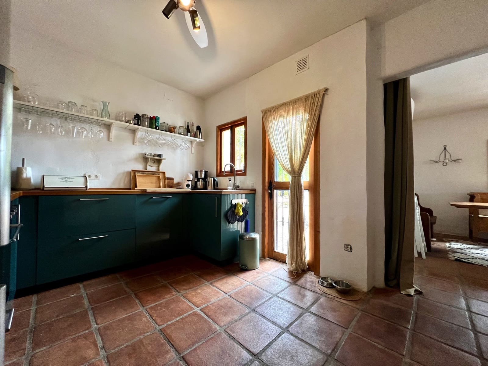 4 bedroom Villa for sale in Alcaucin with pool - € 439,000 (Ref: 9639751)