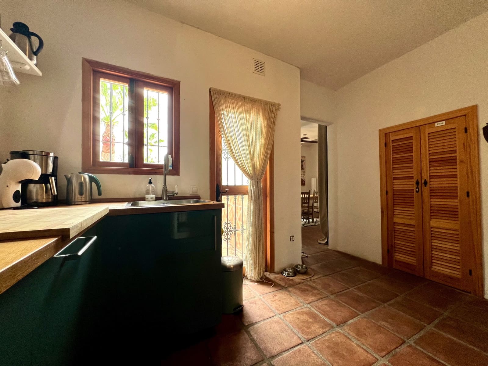 4 bedroom Villa for sale in Alcaucin with pool - € 439,000 (Ref: 9639751)