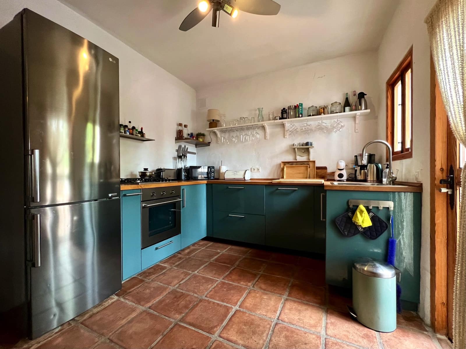 4 bedroom Villa for sale in Alcaucin with pool - € 439,000 (Ref: 9639751)