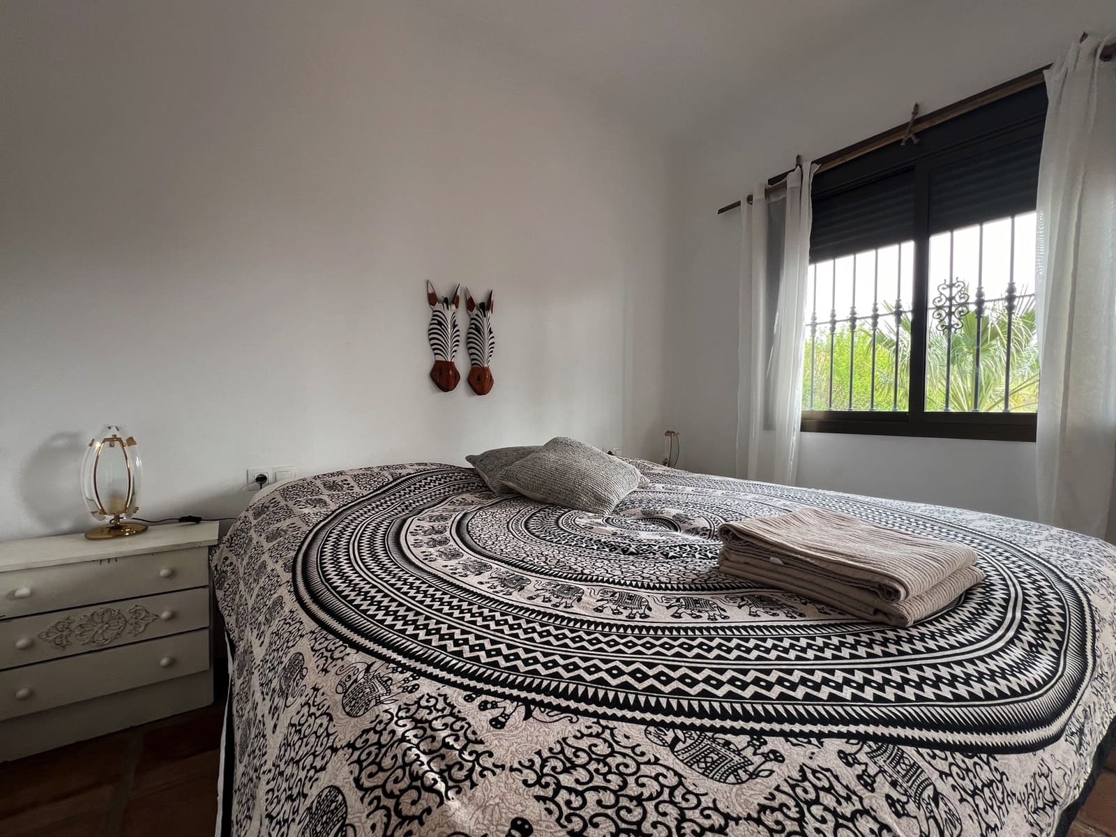 4 bedroom Villa for sale in Alcaucin with pool - € 439,000 (Ref: 9639751)