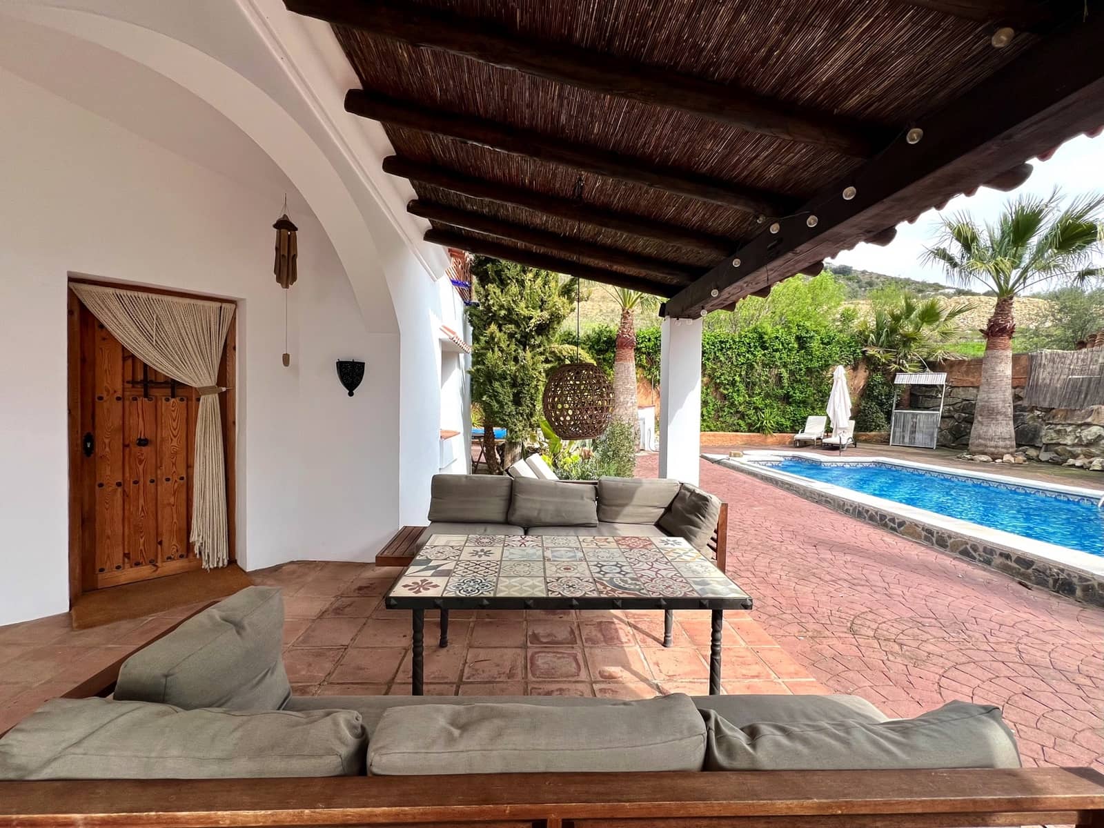 4 bedroom Villa for sale in Alcaucin with pool - € 439,000 (Ref: 9639751)
