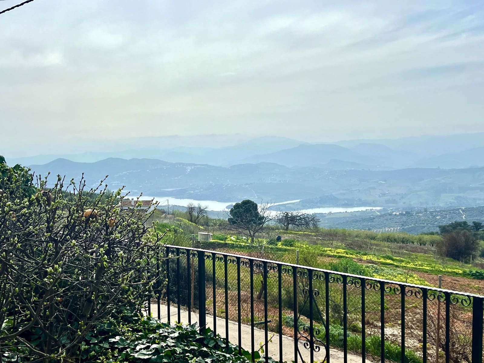 4 bedroom Villa for sale in Alcaucin with pool - € 439,000 (Ref: 9639751)