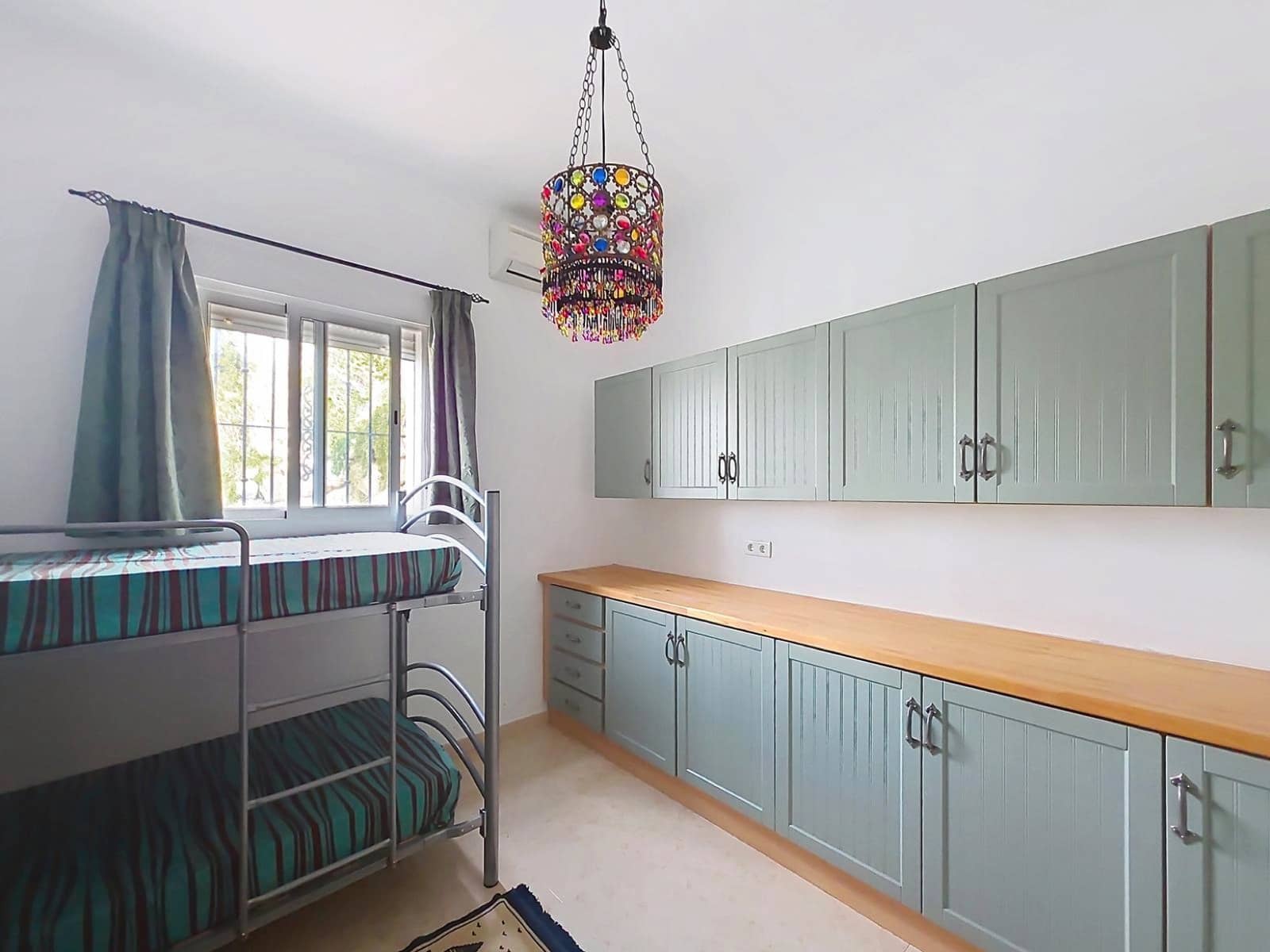 4 soveværelse Villa til salg i Alcaucin med swimmingpool - € 369.000 (Ref: 9688749)