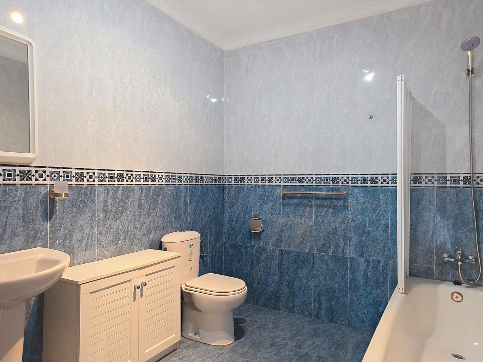 4 soveværelse Villa til salg i Alcaucin med swimmingpool - € 369.000 (Ref: 9688749)