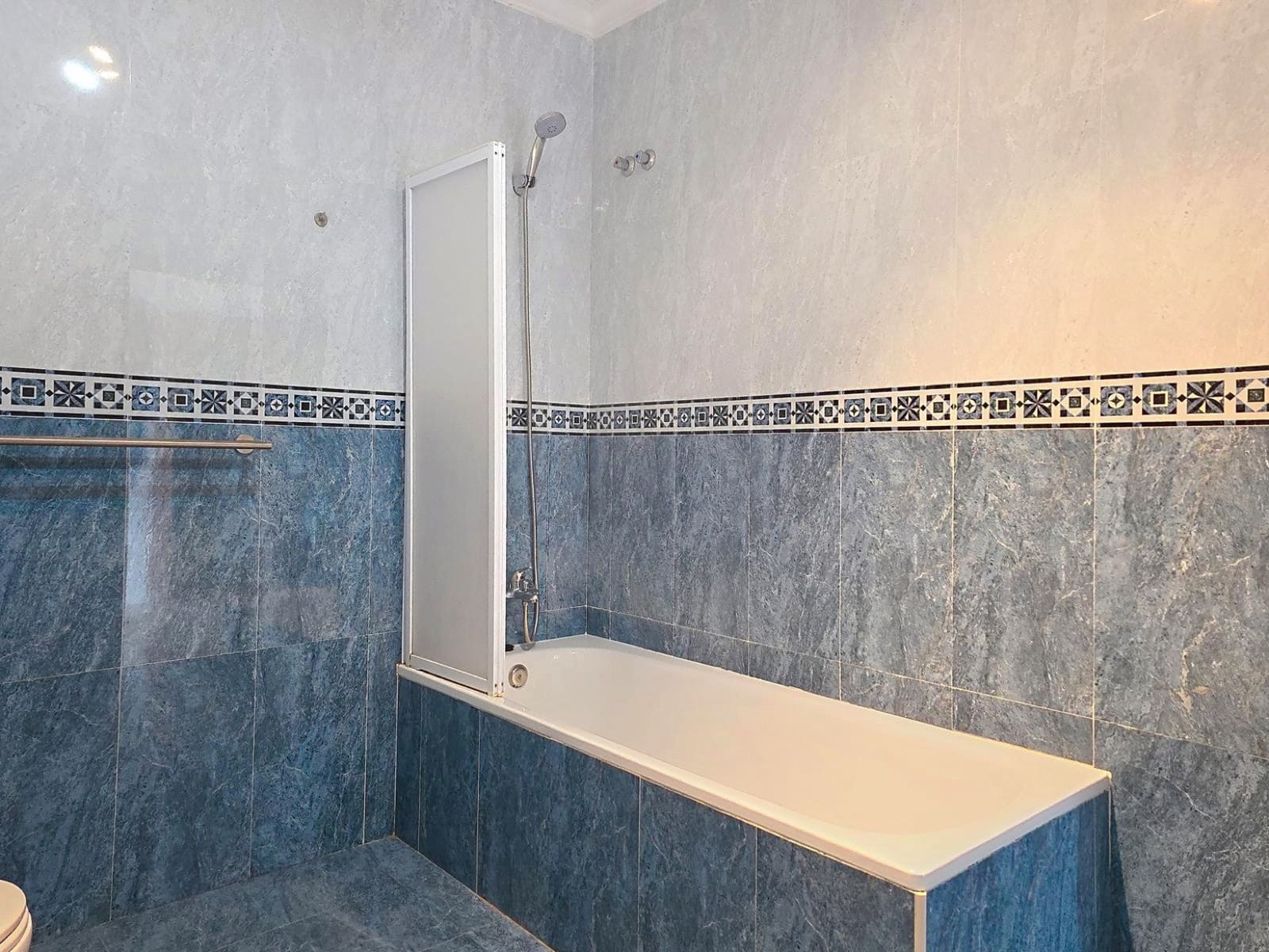 4 soveværelse Villa til salg i Alcaucin med swimmingpool - € 369.000 (Ref: 9688749)