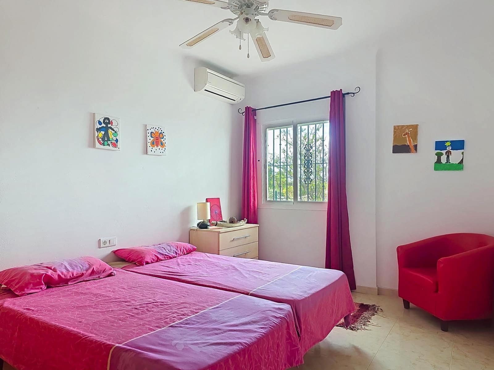 4 soveværelse Villa til salg i Alcaucin med swimmingpool - € 369.000 (Ref: 9688749)