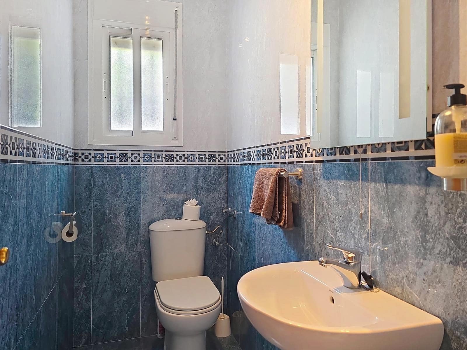 4 soveværelse Villa til salg i Alcaucin med swimmingpool - € 369.000 (Ref: 9688749)