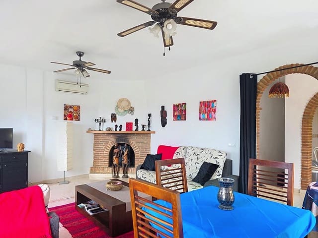 4 soveværelse Villa til salg i Alcaucín med swimmingpool - € 369.000 (Ref: 9688749)