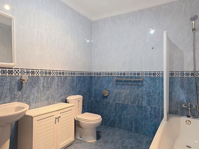 4 soveværelse Villa til salg i Alcaucín med swimmingpool - € 369.000 (Ref: 9688749)