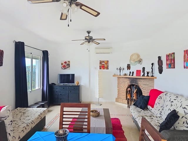 4 soveværelse Villa til salg i Alcaucín med swimmingpool - € 369.000 (Ref: 9688749)