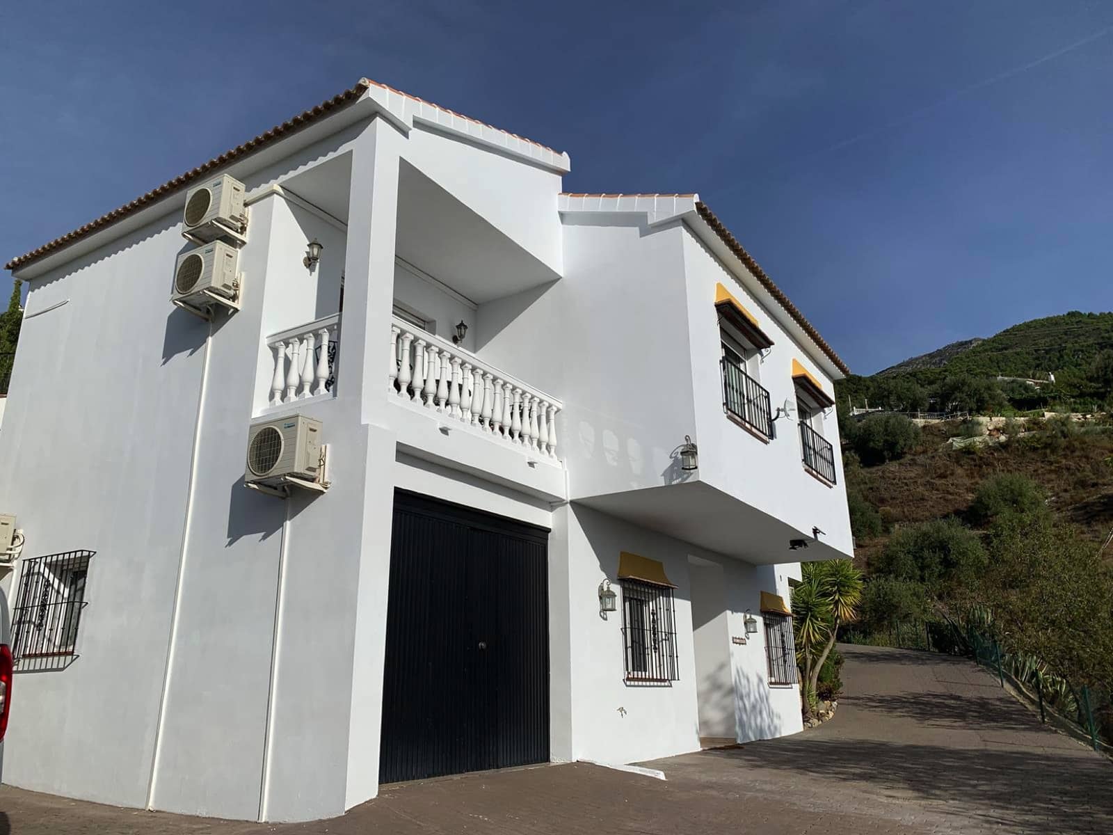 4 soveværelse Villa til salg i Alcaucin med swimmingpool - € 369.000 (Ref: 9688749)