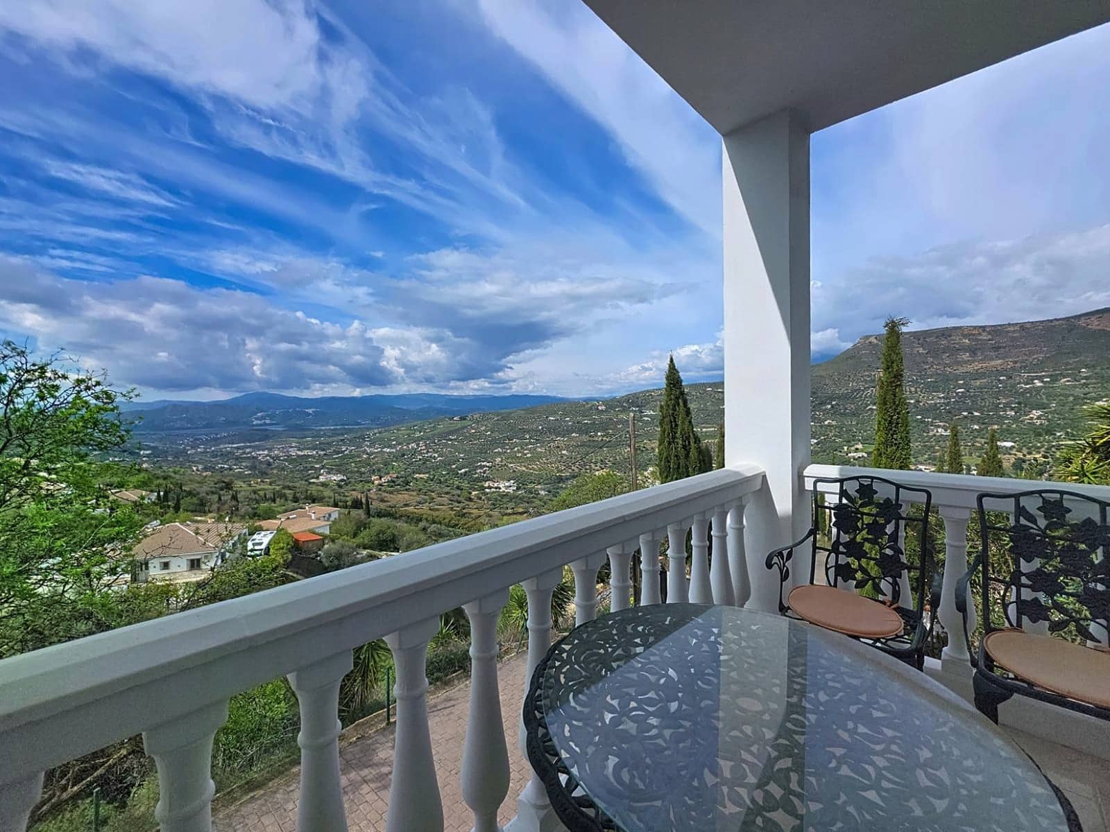 4 soveværelse Villa til salg i Alcaucin med swimmingpool - € 369.000 (Ref: 9688749)