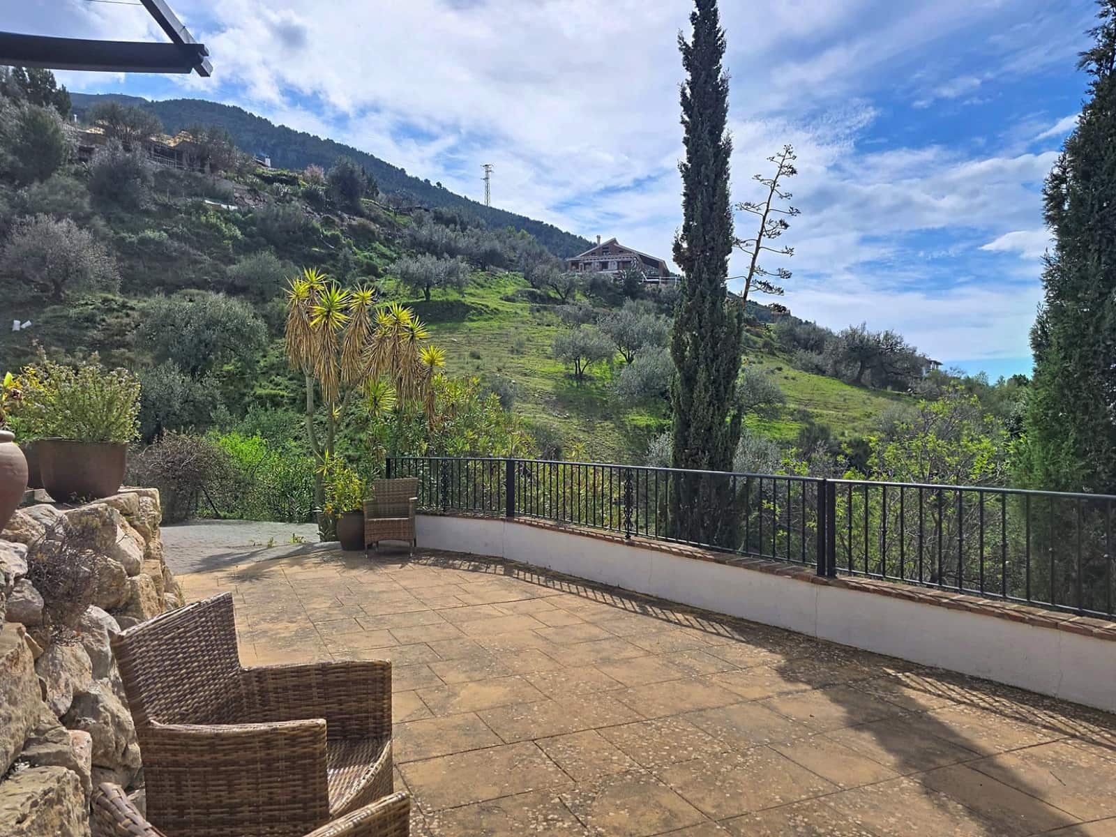 4 soveværelse Villa til salg i Alcaucin med swimmingpool - € 369.000 (Ref: 9688749)