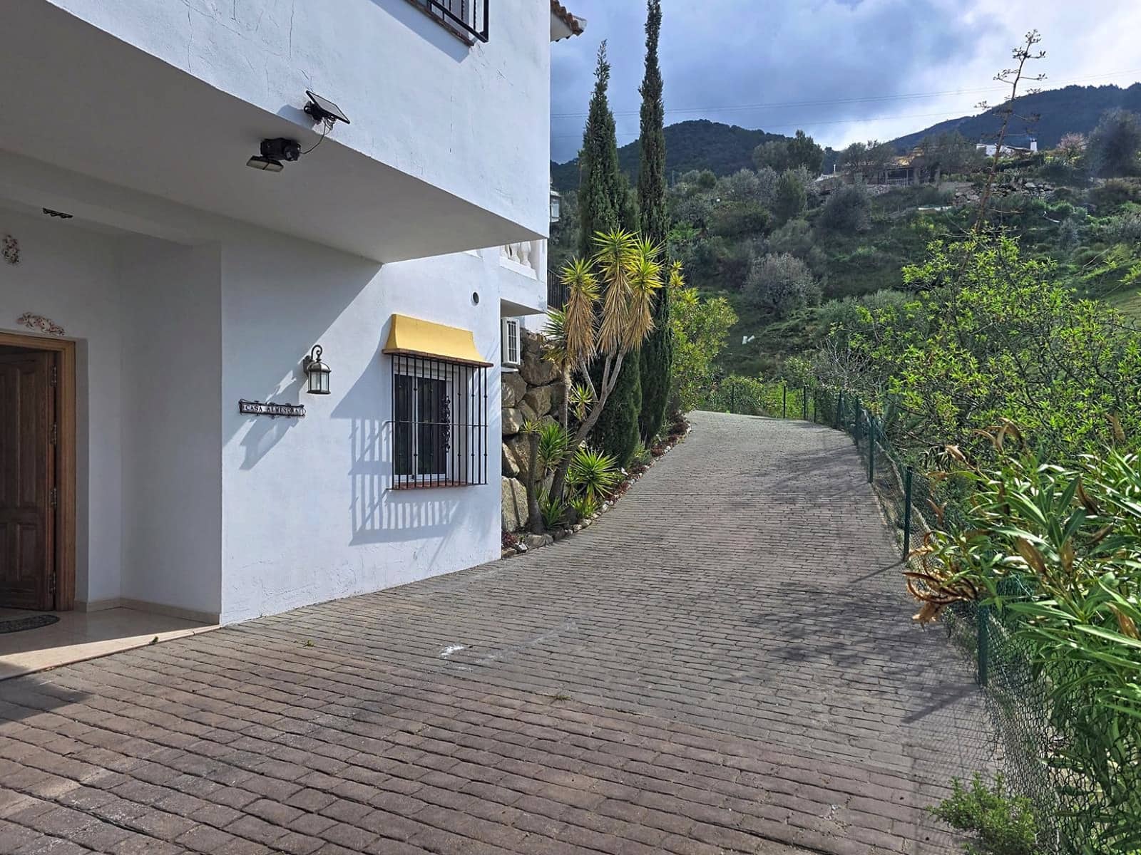 4 soveværelse Villa til salg i Alcaucin med swimmingpool - € 369.000 (Ref: 9688749)