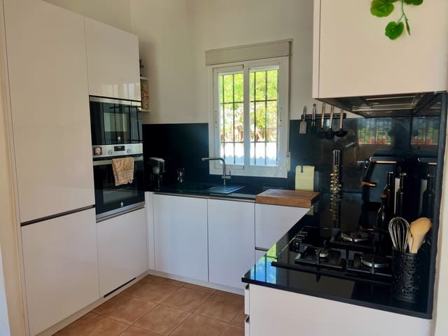 4 soverom Villa til salgs i Viñuela med svømmebasseng garasje - € 425 000 (Ref: 9696898)