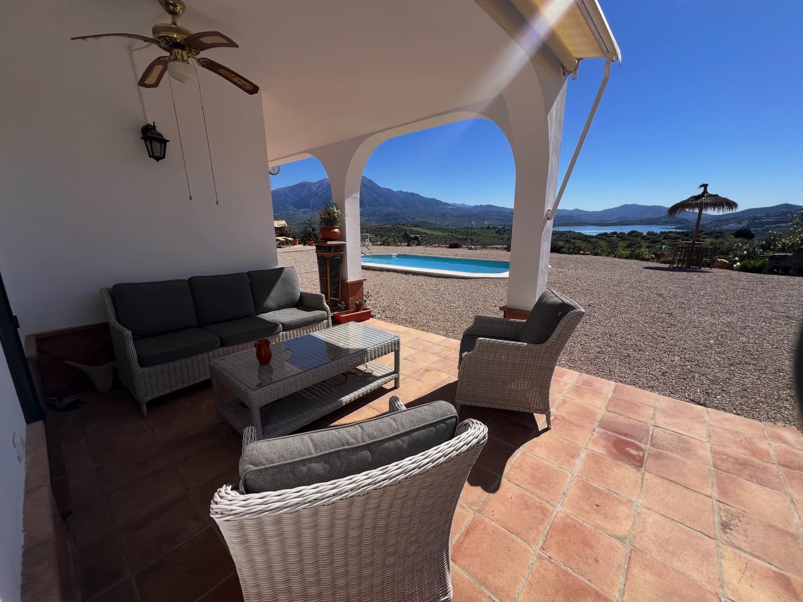 4 soverom Villa til salgs i Vinuela med svømmebasseng garasje - € 425 000 (Ref: 9696898)