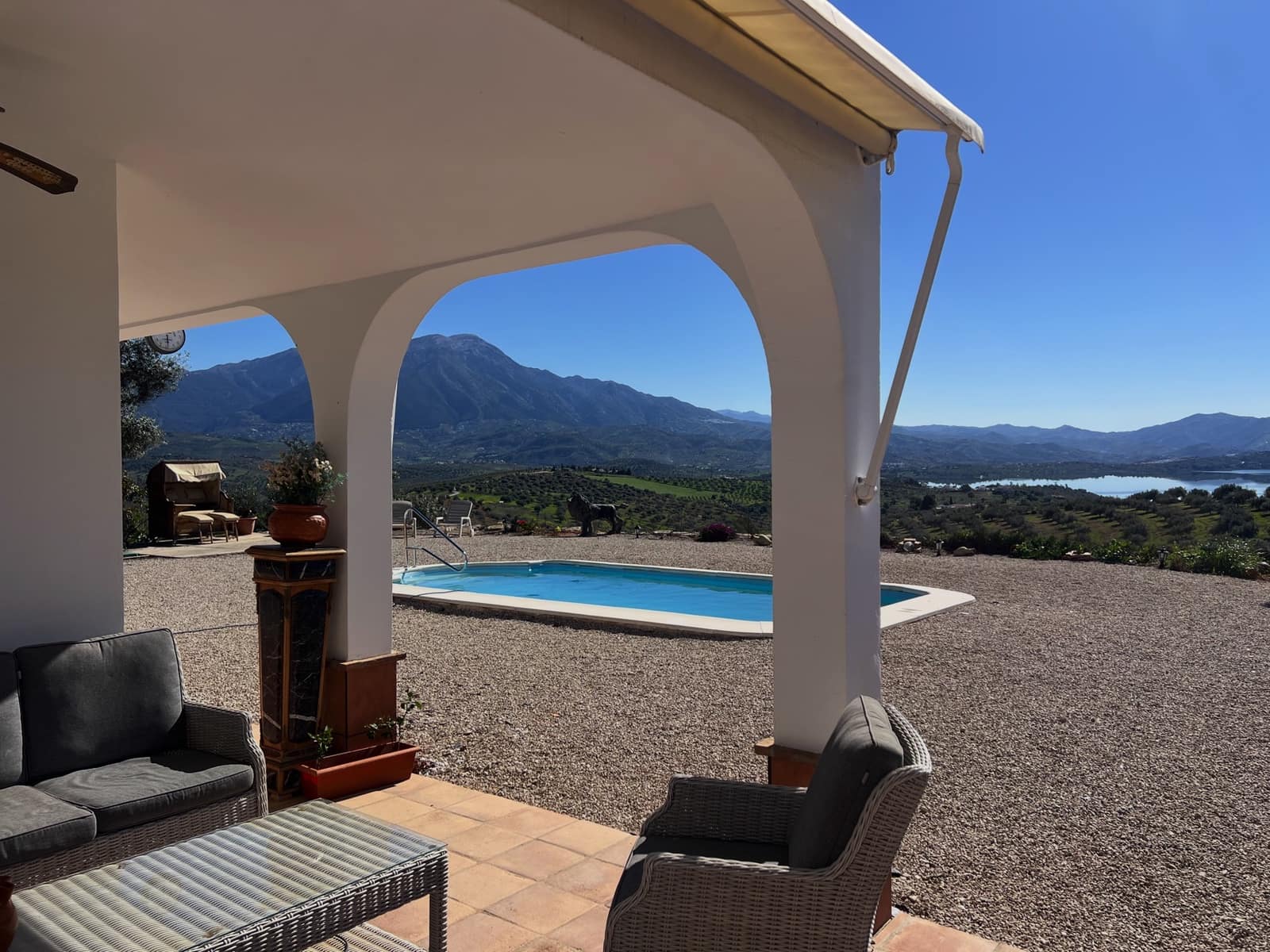 4 soverom Villa til salgs i Vinuela med svømmebasseng garasje - € 425 000 (Ref: 9696898)