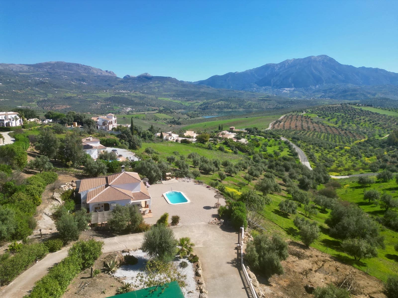 4 soverom Villa til salgs i Vinuela med svømmebasseng garasje - € 425 000 (Ref: 9696898)