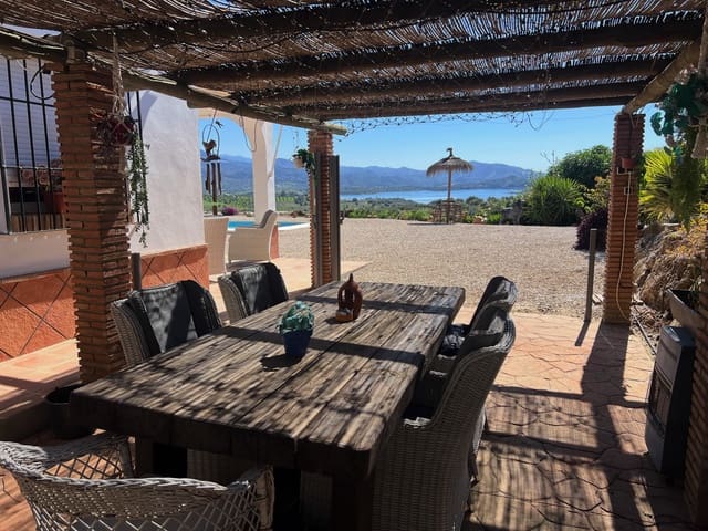 4 soverom Villa til salgs i Viñuela med svømmebasseng garasje - € 425 000 (Ref: 9696898)