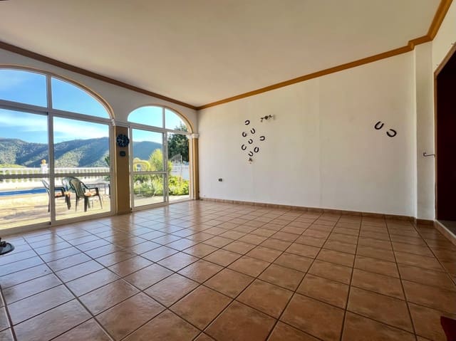 4 soverom Villa til salgs i Canillas de Aceituno med svømmebasseng garasje - € 449 000 (Ref: 9720964)