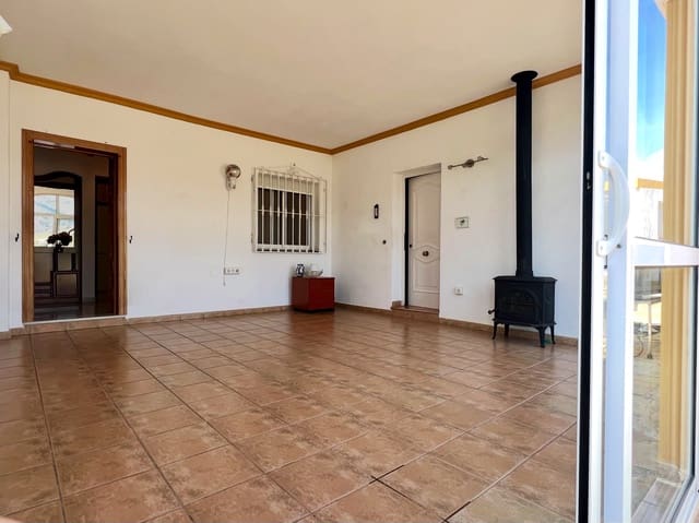 4 soverom Villa til salgs i Canillas de Aceituno med svømmebasseng garasje - € 449 000 (Ref: 9720964)