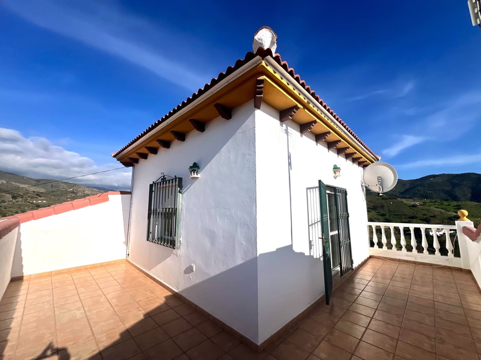 4 soverom Villa til salgs i Canillas de Aceituno med svømmebasseng garasje - € 449 000 (Ref: 9720964)