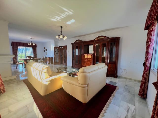 4 soverom Villa til salgs i Canillas de Aceituno med svømmebasseng garasje - € 449 000 (Ref: 9720964)