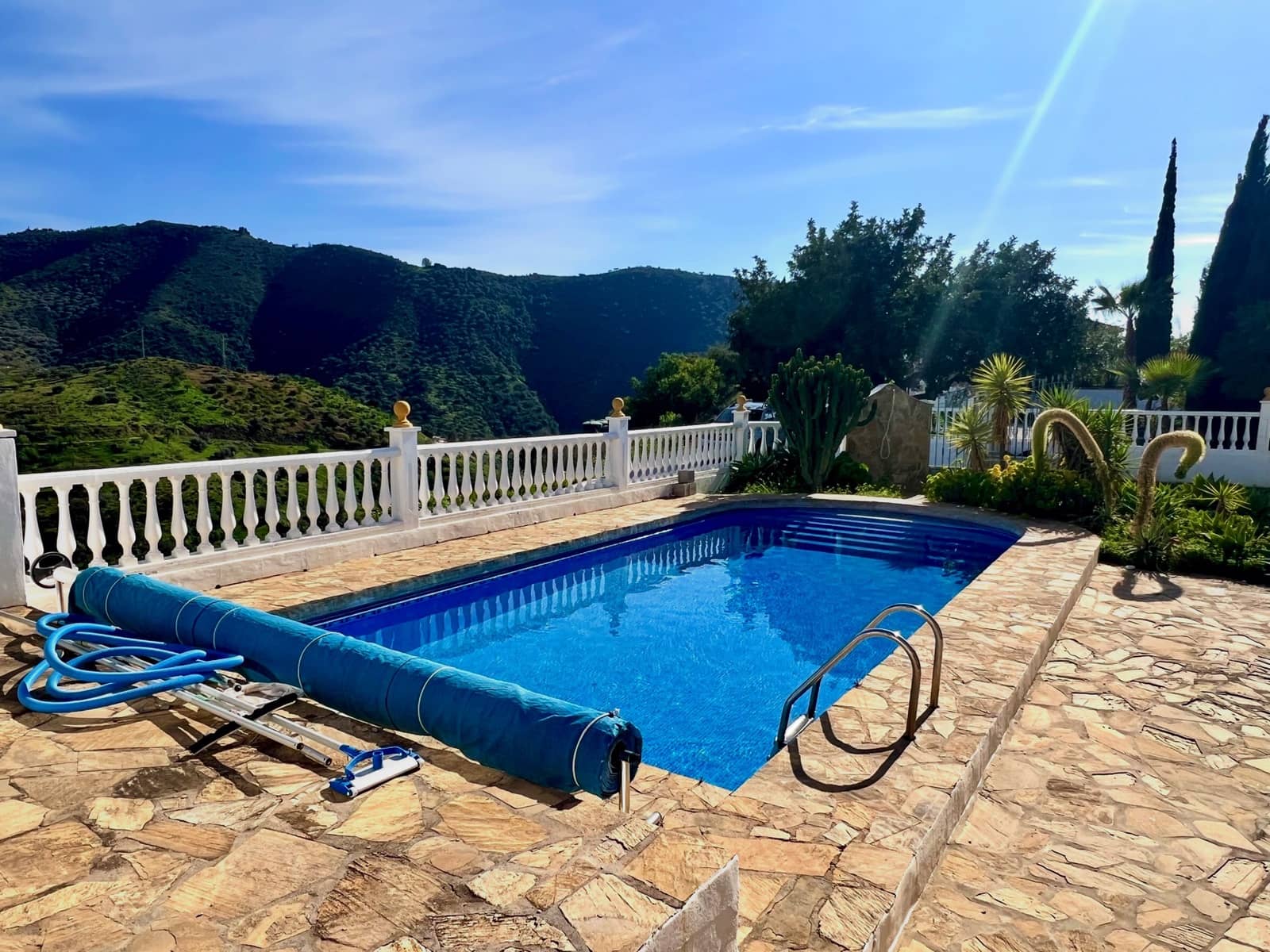 4 soverom Villa til salgs i Canillas de Aceituno med svømmebasseng garasje - € 449 000 (Ref: 9720964)