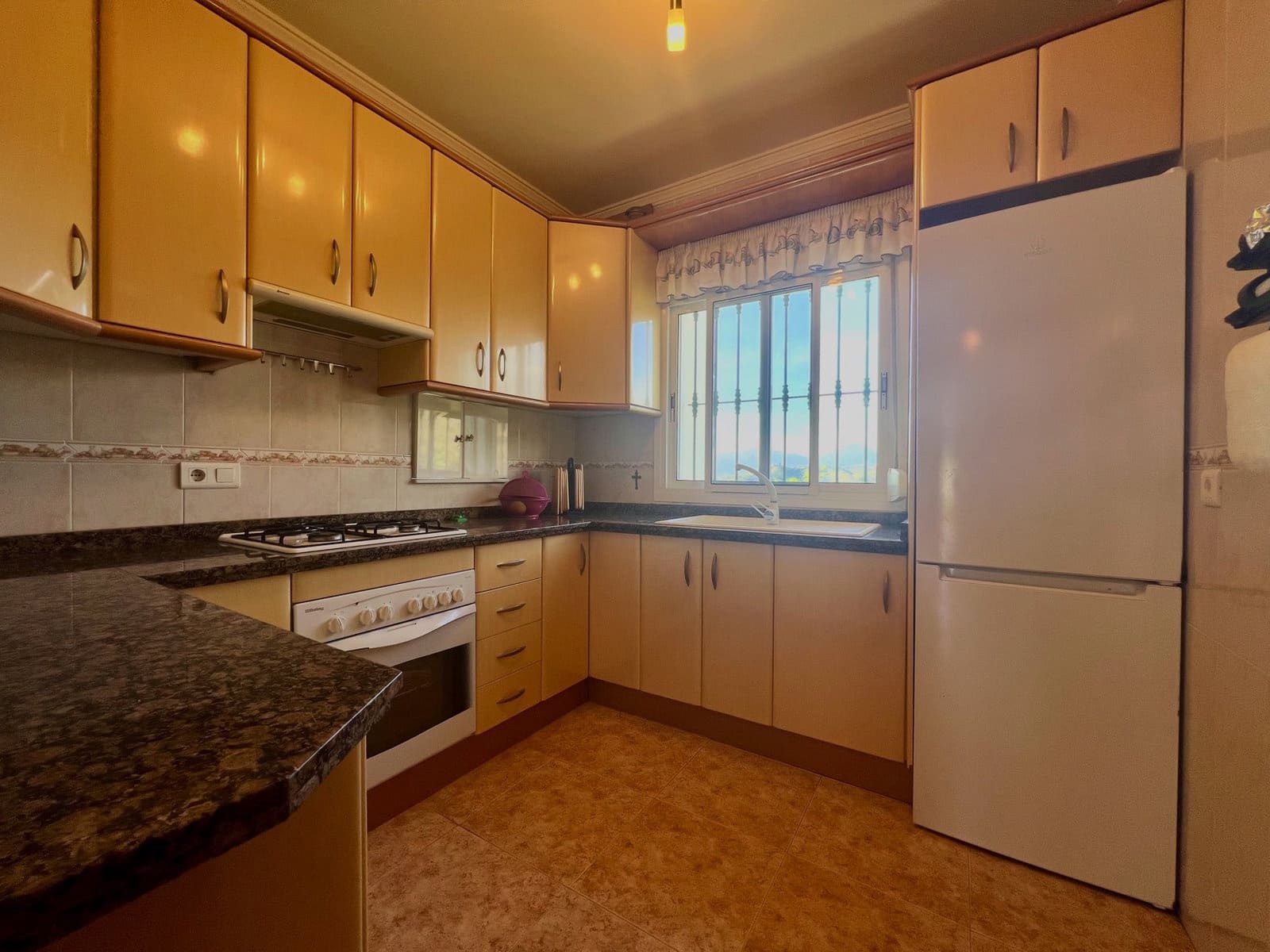 Chalet de 4 habitaciones en Canillas de Aceituno en venta con piscina garaje - 449.000 € (Ref: 9720964)