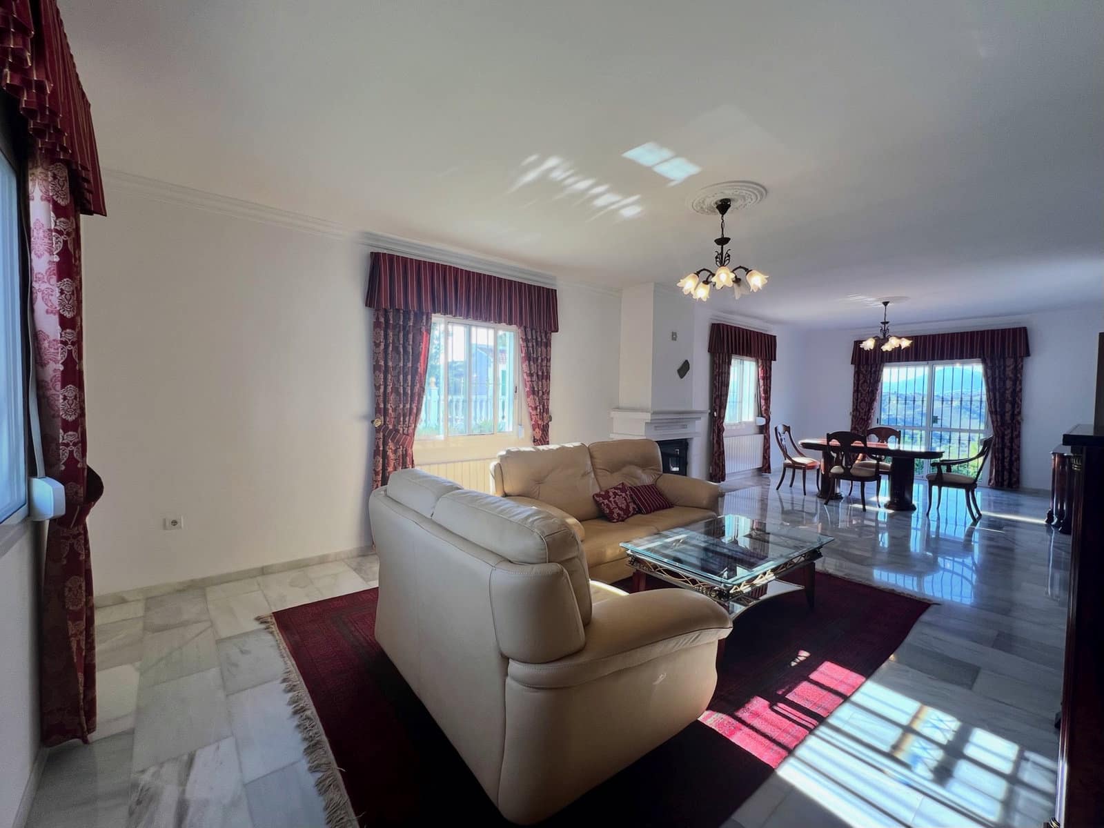 Chalet de 4 habitaciones en Canillas de Aceituno en venta con piscina garaje - 449.000 € (Ref: 9720964)