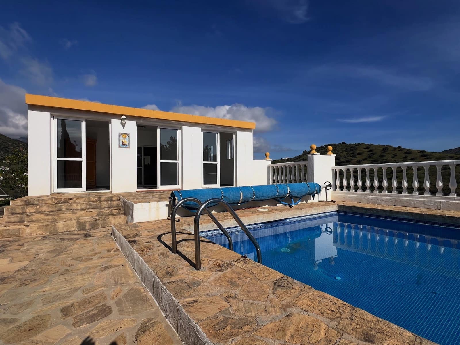 Chalet de 4 habitaciones en Canillas de Aceituno en venta con piscina garaje - 449.000 € (Ref: 9720964)
