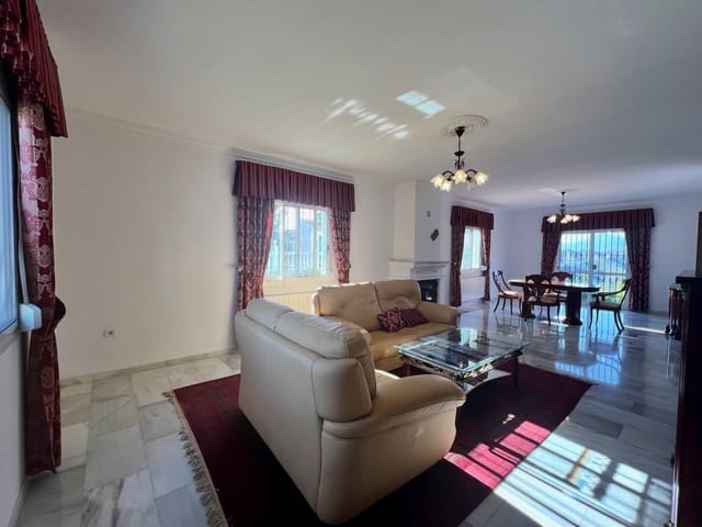 4 soverom Villa til salgs i Canillas de Aceituno med svømmebasseng garasje - € 449 000 (Ref: 9720964)