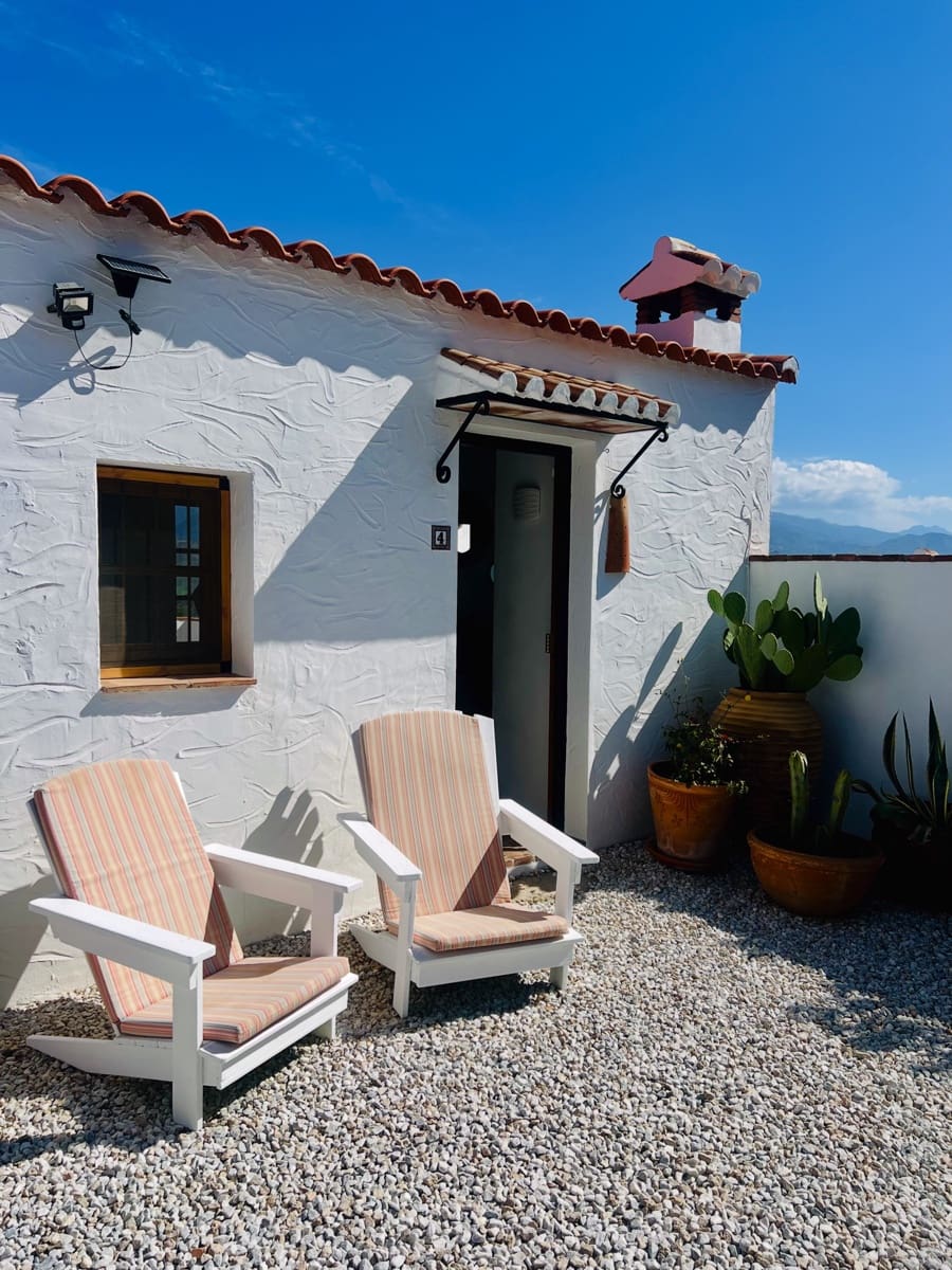 6 makuuhuone Huvila myytävänä paikassa Vinuela mukana uima-altaan 
autotalli - 849 000 € (Ref: 9729477)