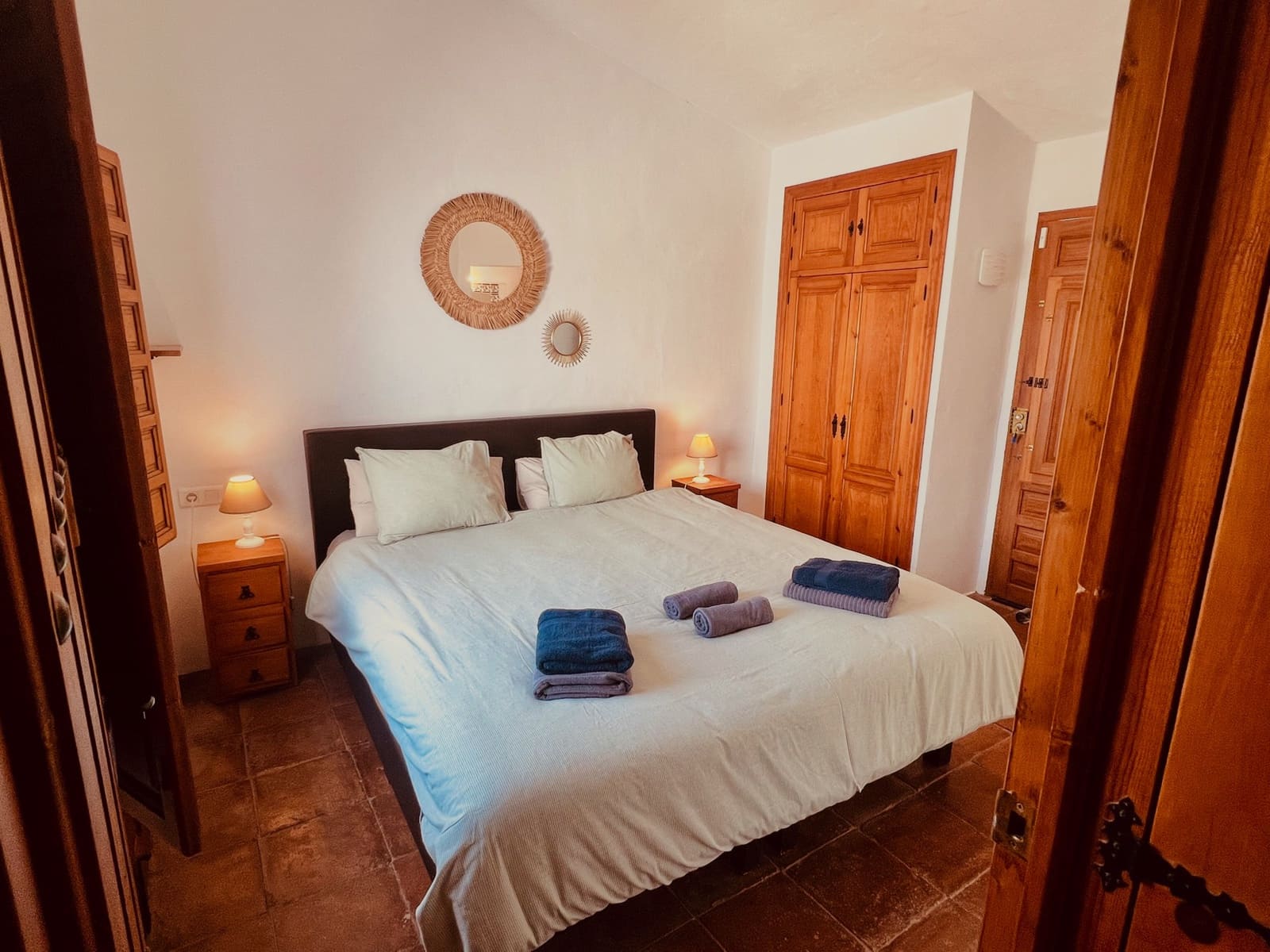 6 makuuhuone Huvila myytävänä paikassa Vinuela mukana uima-altaan 
autotalli - 849 000 € (Ref: 9729477)