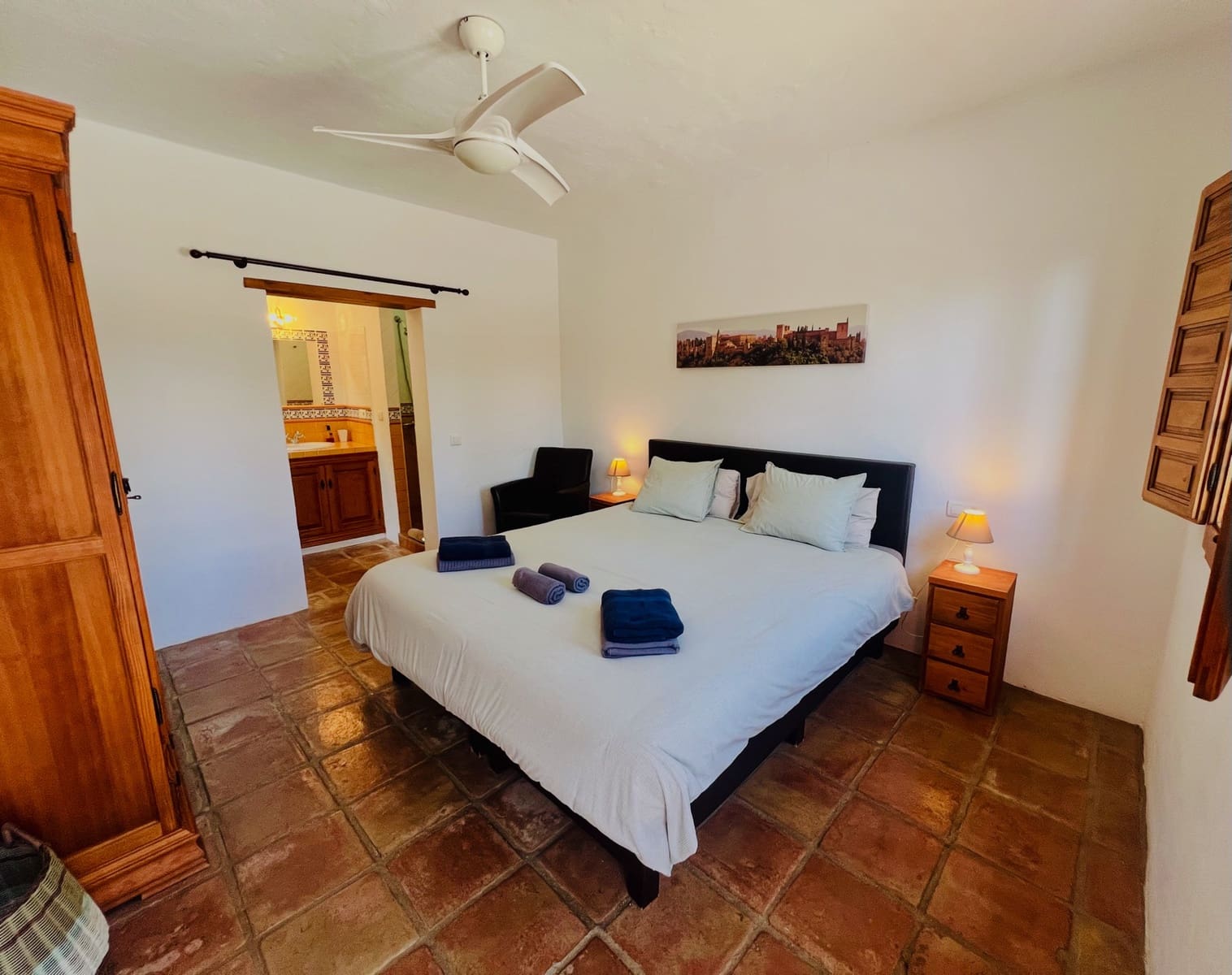 6 makuuhuone Huvila myytävänä paikassa Vinuela mukana uima-altaan 
autotalli - 849 000 € (Ref: 9729477)