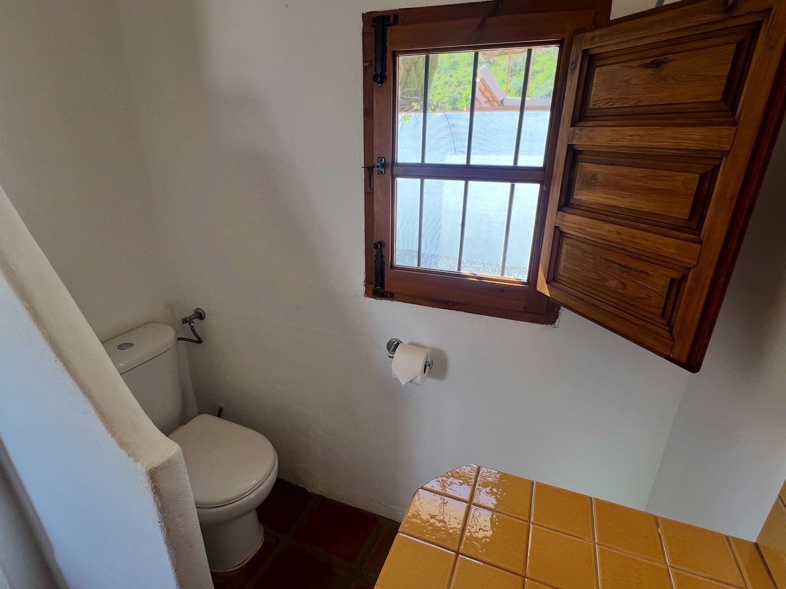 6 makuuhuone Huvila myytävänä paikassa Vinuela mukana uima-altaan 
autotalli - 849 000 € (Ref: 9729477)