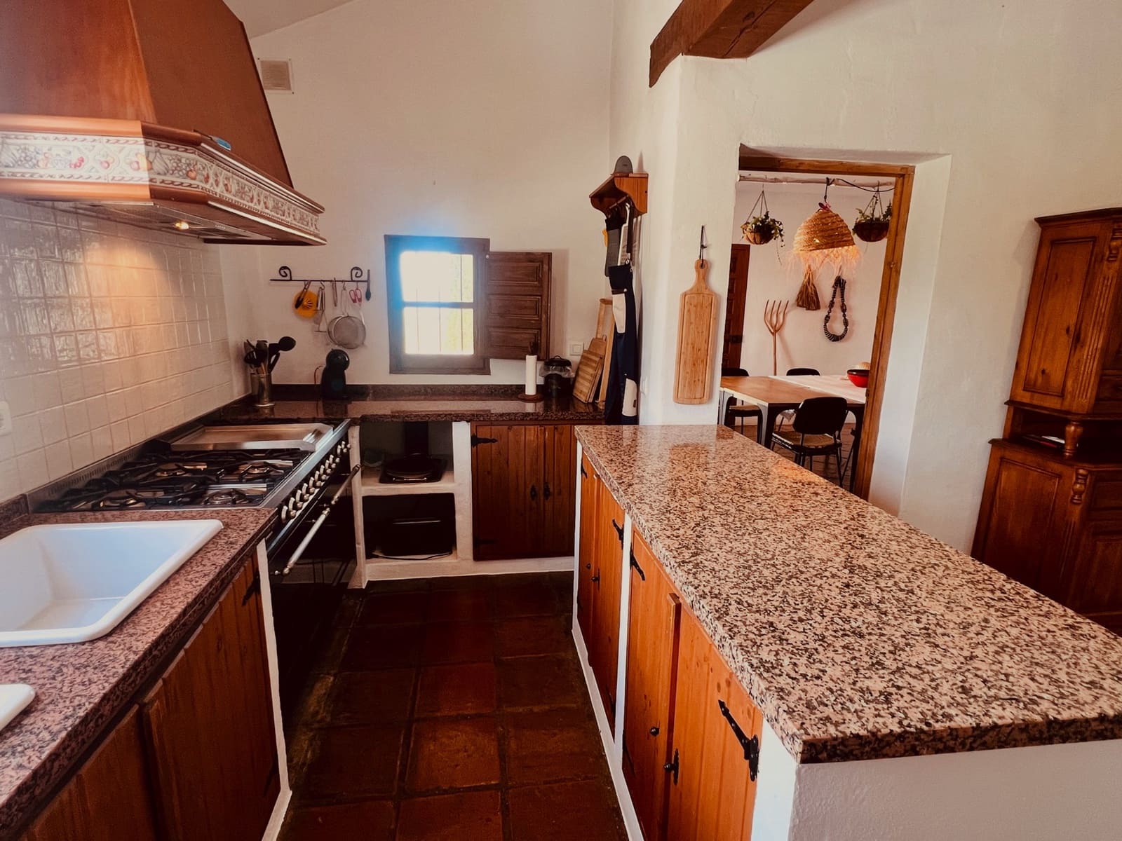 6 makuuhuone Huvila myytävänä paikassa Vinuela mukana uima-altaan 
autotalli - 849 000 € (Ref: 9729477)