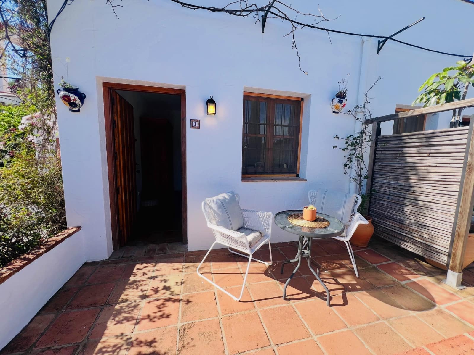 6 makuuhuone Huvila myytävänä paikassa Vinuela mukana uima-altaan 
autotalli - 849 000 € (Ref: 9729477)