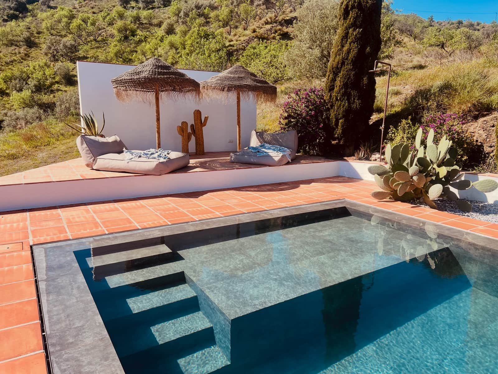 6 makuuhuone Huvila myytävänä paikassa Vinuela mukana uima-altaan 
autotalli - 849 000 € (Ref: 9729477)