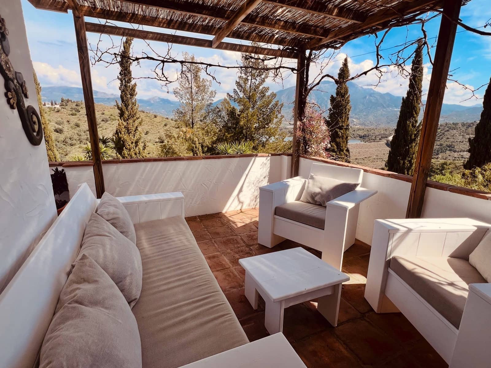 6 bedroom Villa for sale in Vinuela with pool garage - € 849,000 (Ref: 9729477)