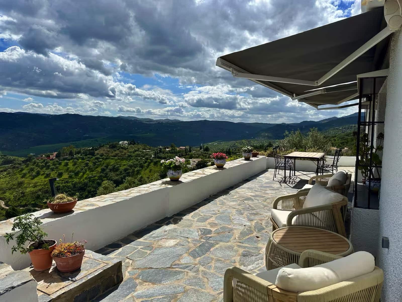 3 sypialnia Willa na sprzedaż w Riogordo z basenem garażem - 665 000 € (Ref: 9777116)