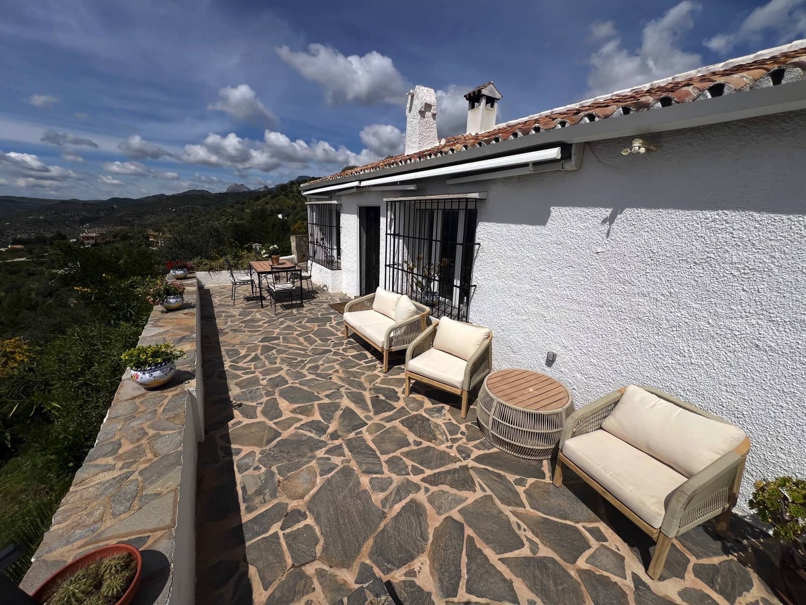 3 sypialnia Willa na sprzedaż w Riogordo z basenem garażem - 665 000 € (Ref: 9777116)