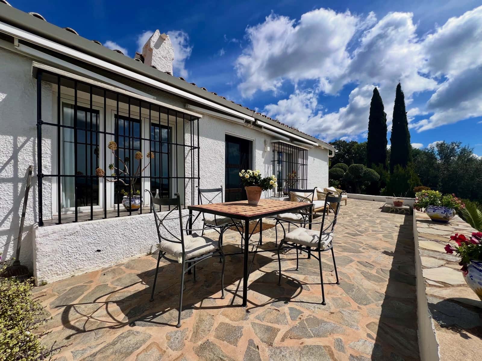 3 sypialnia Willa na sprzedaż w Riogordo z basenem garażem - 665 000 € (Ref: 9777116)