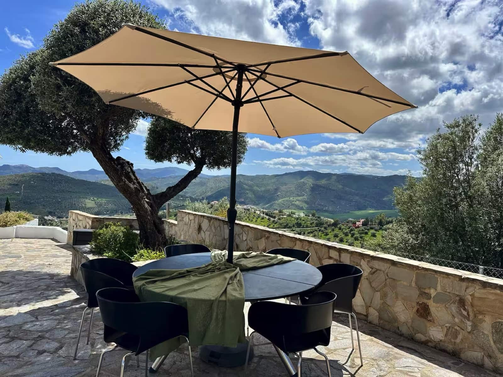 3 sypialnia Willa na sprzedaż w Riogordo z basenem garażem - 665 000 € (Ref: 9777116)