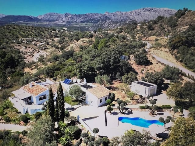 3 chambre Finca/Maison de Campagne à vendre à Riogordo avec piscine garage - 650 000 € (Ref: 9777116)