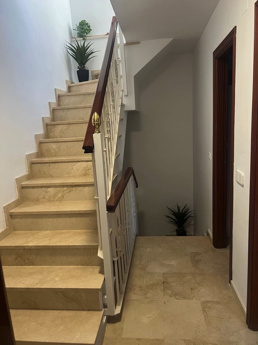 4 soveværelse Villa til salg i Caleta de Velez med swimmingpool garage - € 669.000 (Ref: 9795520)