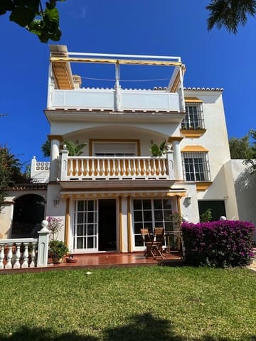4 soveværelse Villa til salg i Caleta de Vélez, Vélez-Málaga med swimmingpool garage - € 669.000 (Ref: 9795520)