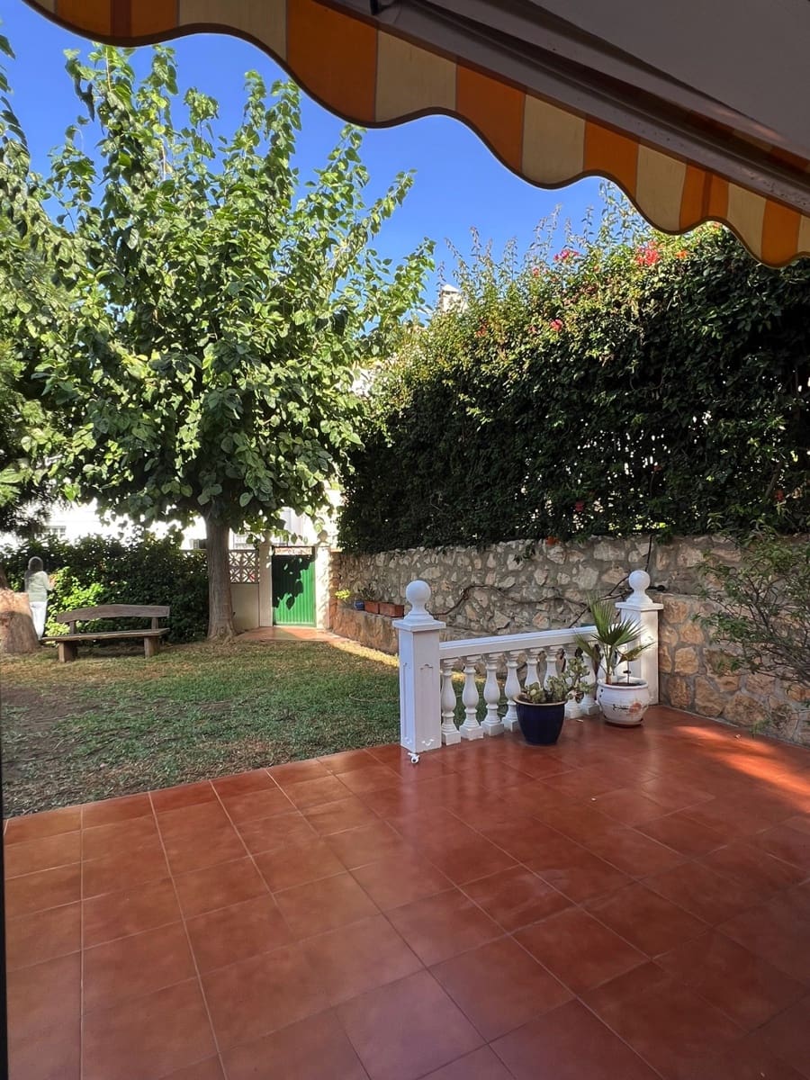 4 soveværelse Villa til salg i Caleta de Velez med swimmingpool garage - € 669.000 (Ref: 9795520)