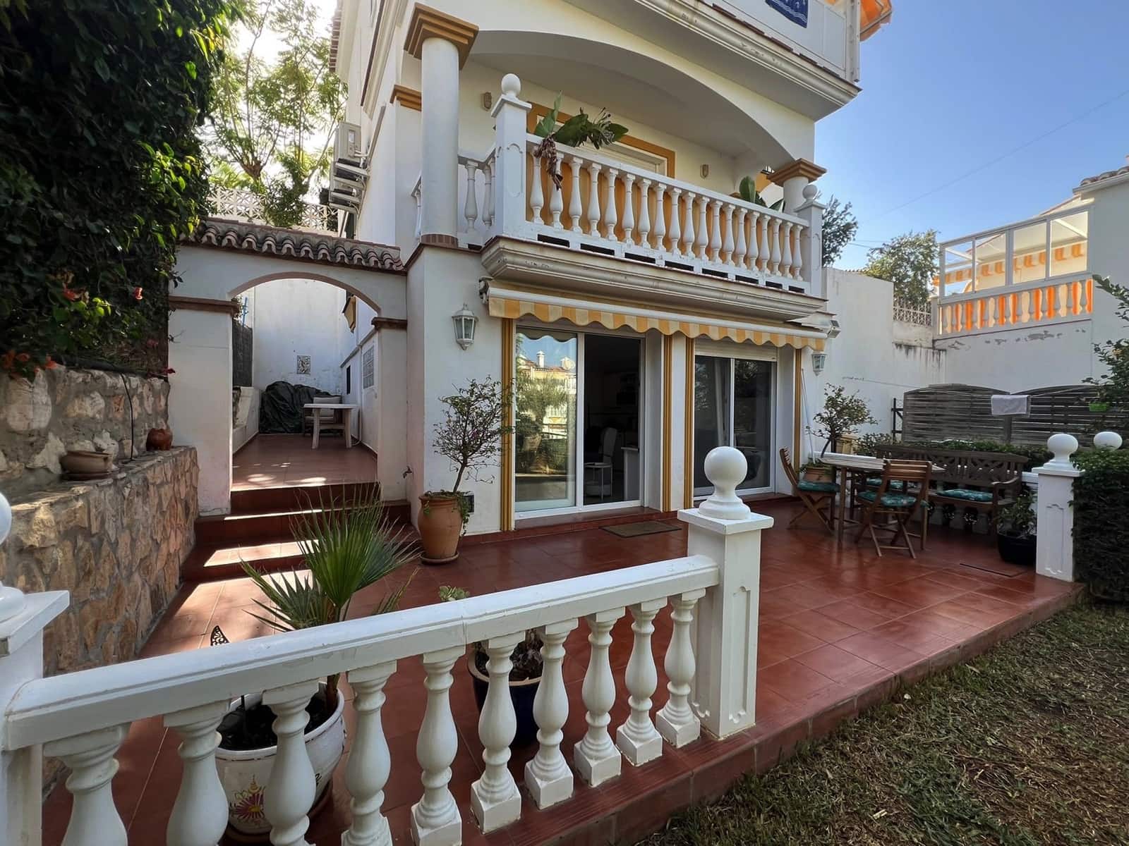 4 soveværelse Villa til salg i Caleta de Velez med swimmingpool garage - € 669.000 (Ref: 9795520)